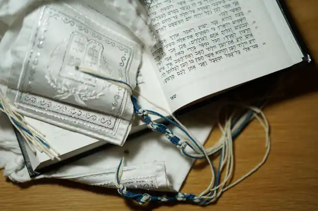 טלית וסידור תפילה
